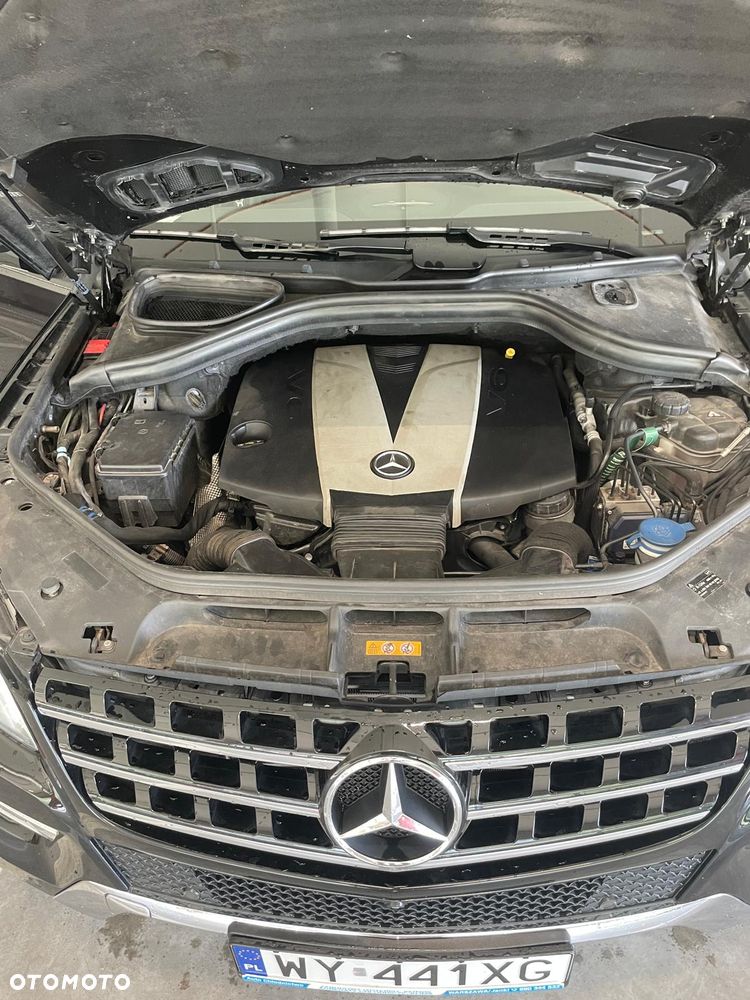 Mercedes-Benz ML 350 BlueTec 4-Matic - 23