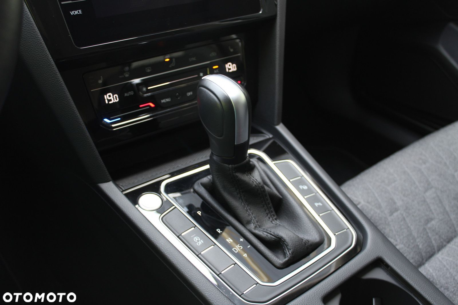 Volkswagen Passat 1.5 TSI EVO Business DSG - 24