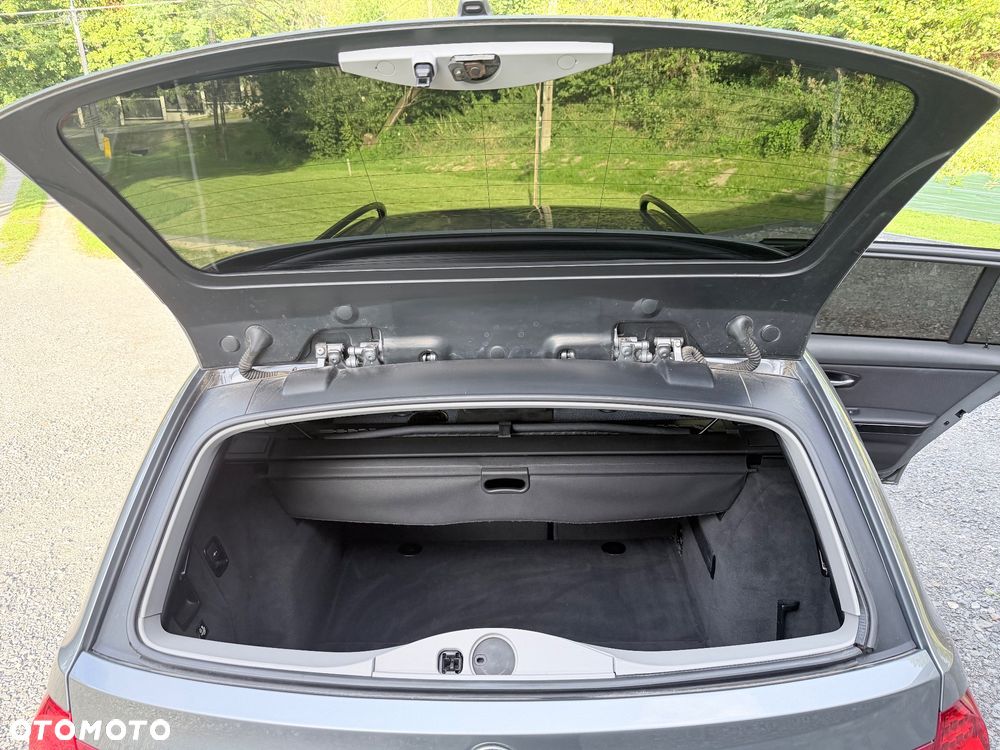 BMW Seria 3 318d DPF - 15