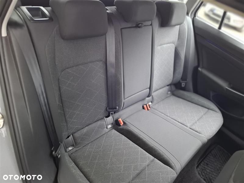 Volkswagen Golf - 11