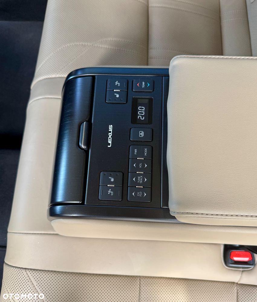 Lexus ES 300h Omotenashi - 10