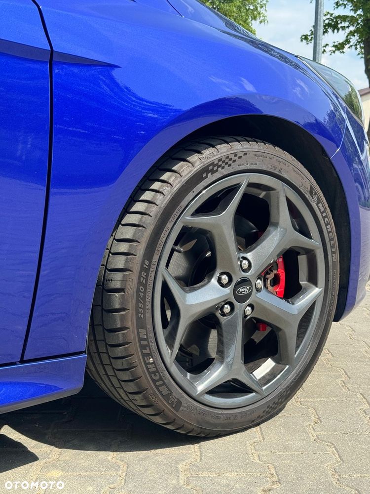 Ford Focus 2.0 EcoBoost ST - 9