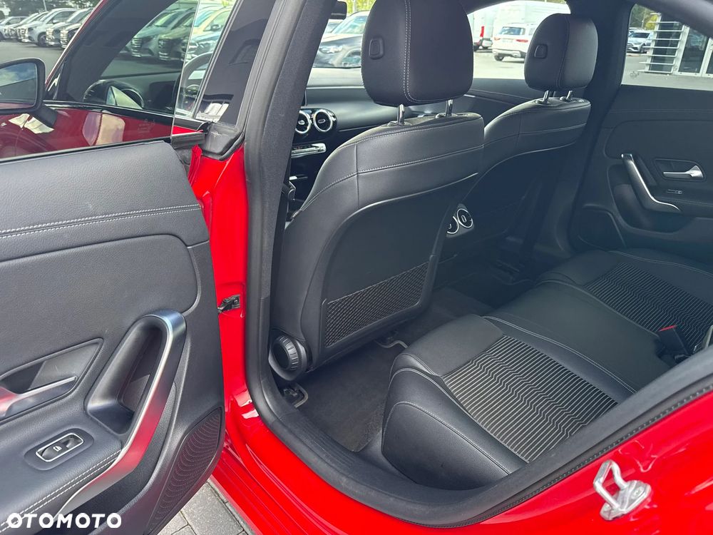 Mercedes-Benz CLA 220 4-Matic Progressive 7G-DCT - 18