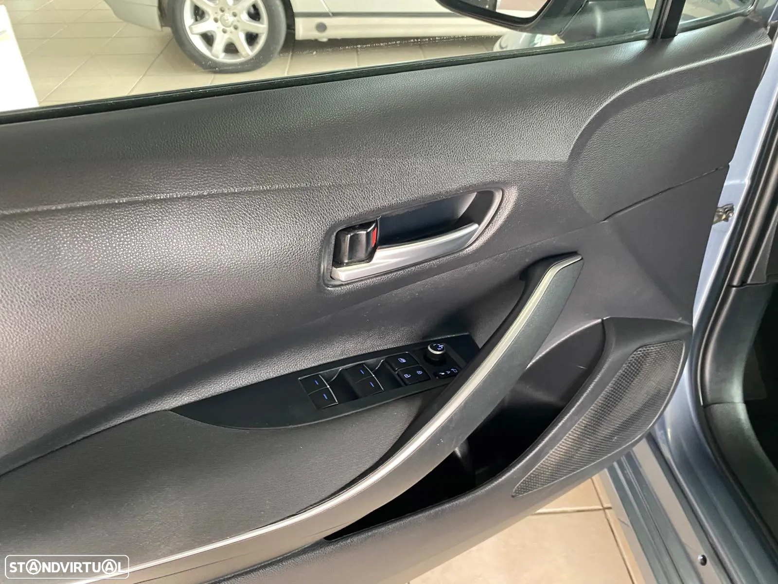 Toyota Corolla SD 1.8 Hybrid Exclusive - 17
