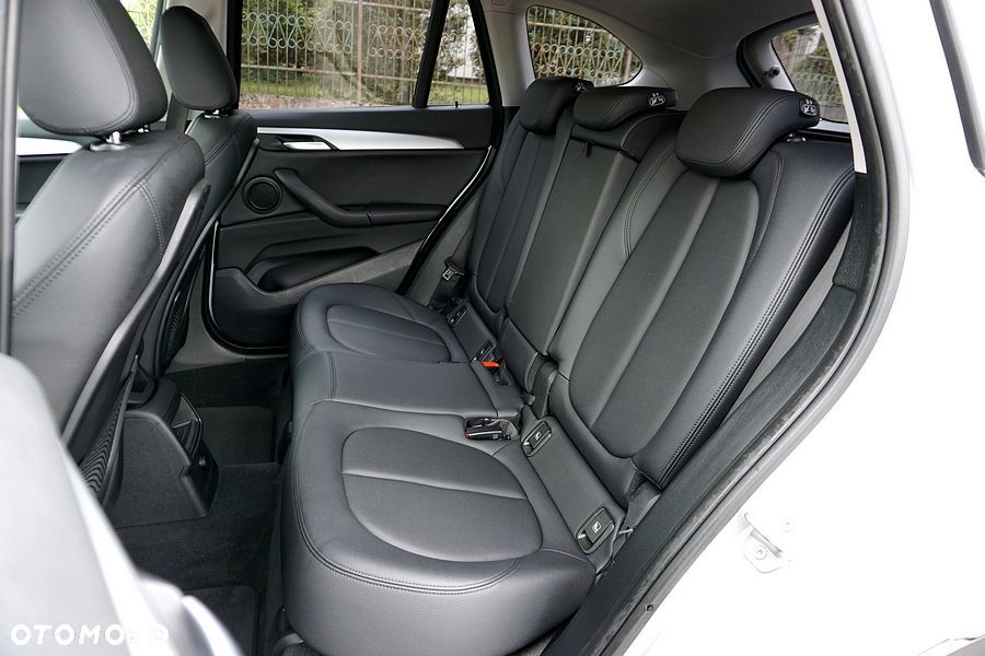 BMW X1 sDrive18d xLine sport - 24