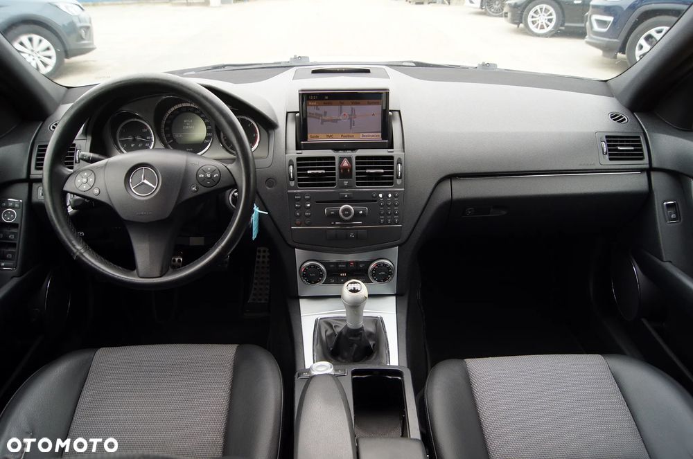 Mercedes-Benz Klasa C 250 CDI Avantgarde Edition - 15