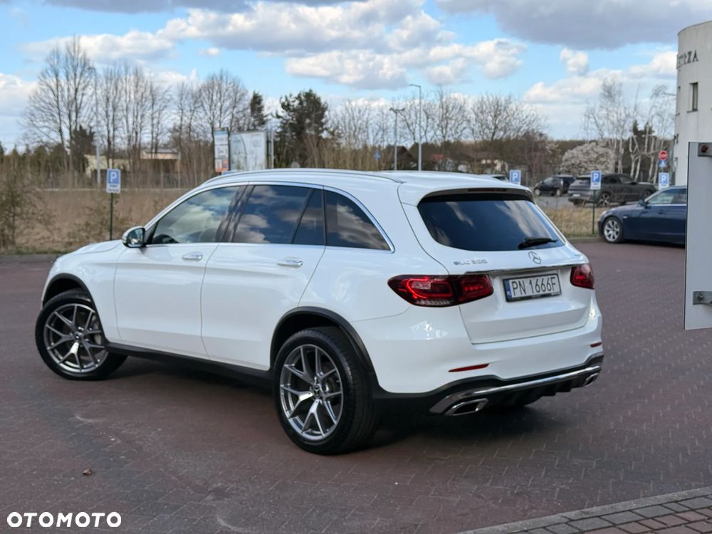Mercedes-Benz GLC 300 4-Matic - 4