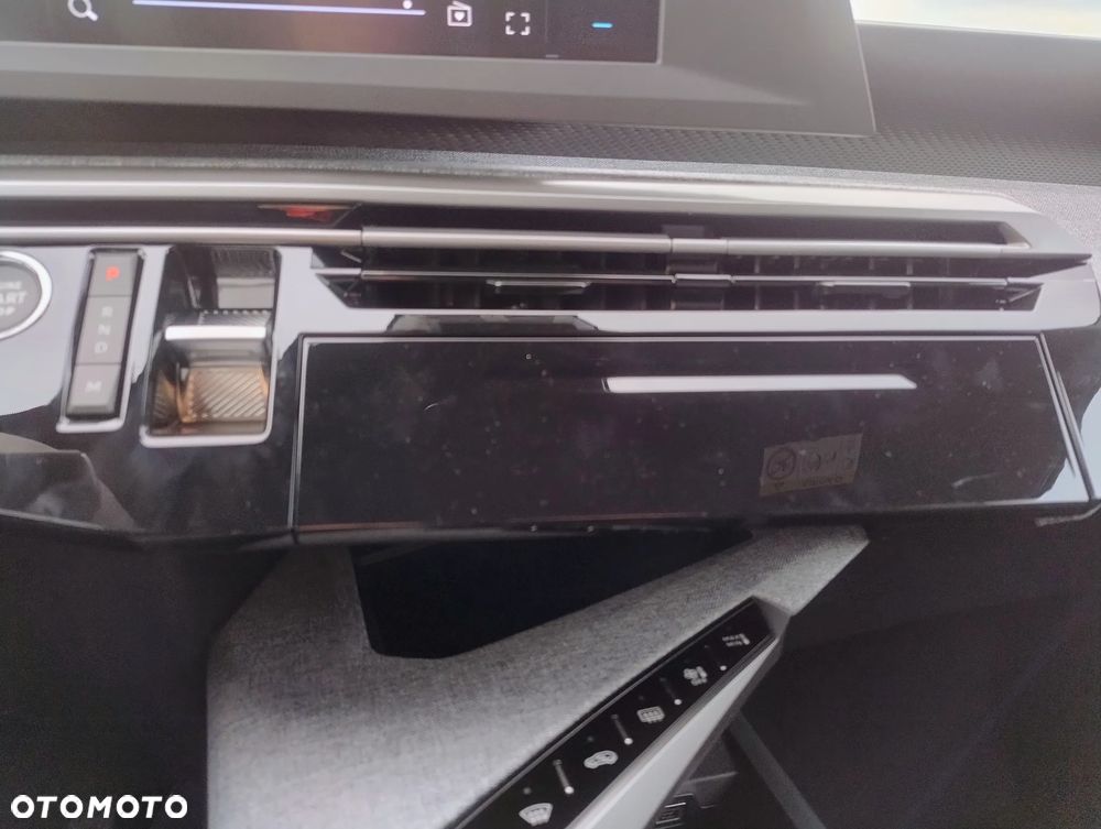 Peugeot 3008 1.2 PureTech mHEV Allure e-DCS6 - 19