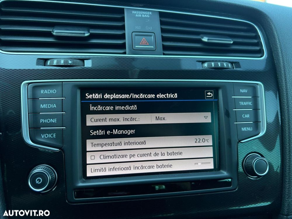 Volkswagen Golf - 23