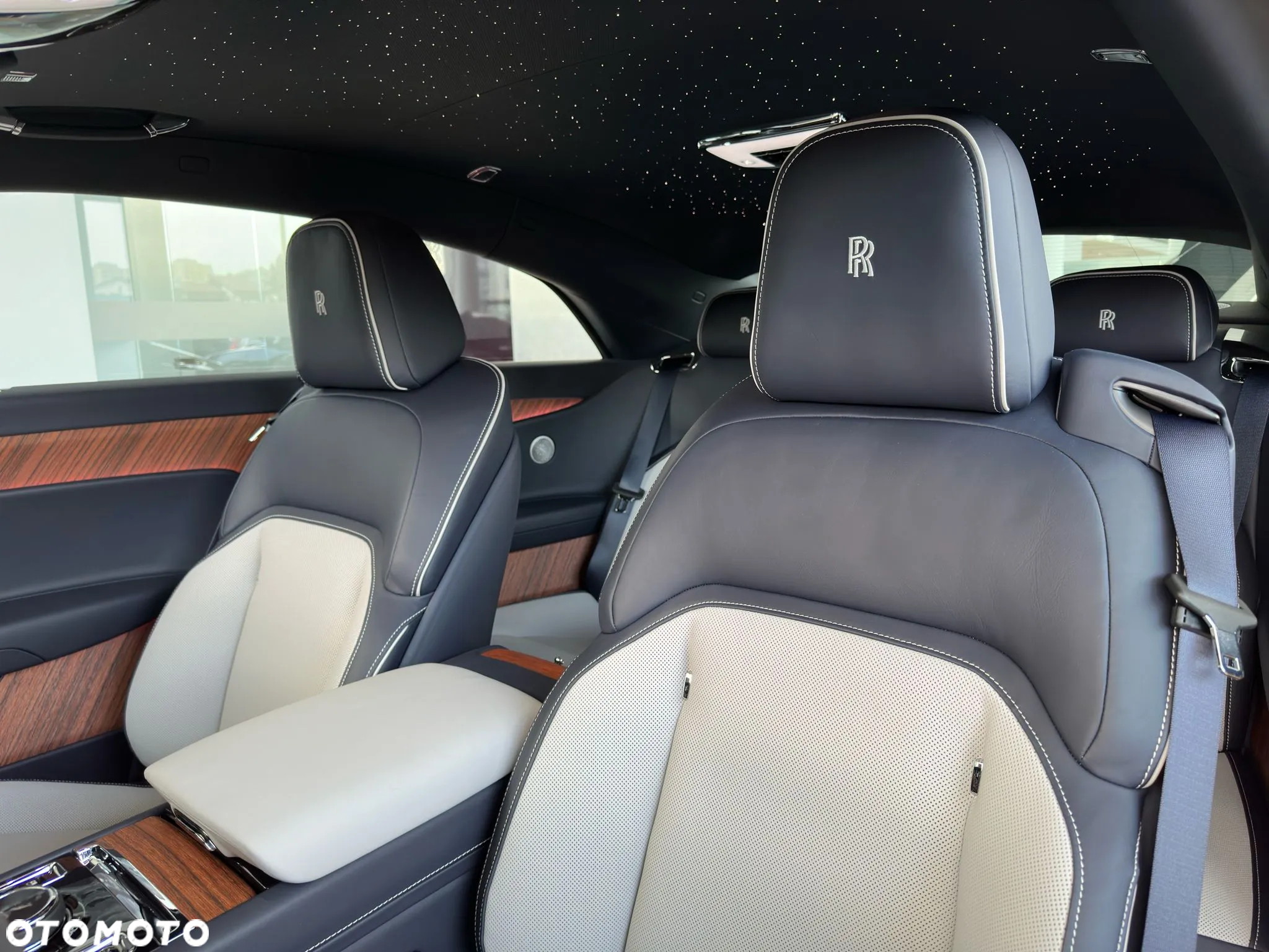 Rolls-Royce Spectre - 8