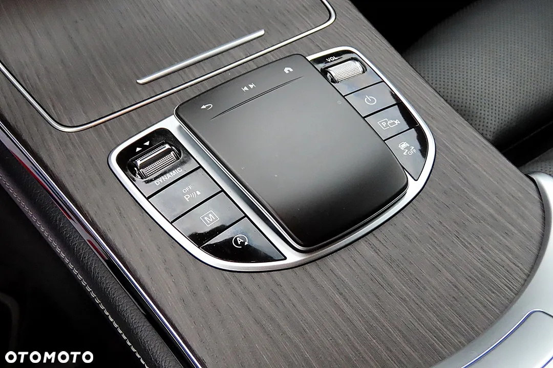 Mercedes-Benz GLC 300 d 4Matic 9G-TRONIC AMG Line - 30
