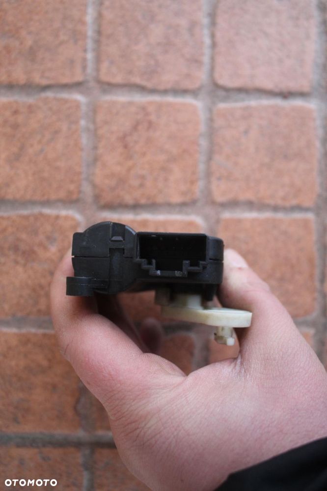 SILNICZEK NAGRZEWNICY VW PASSAT B6 3C0907511B - 3