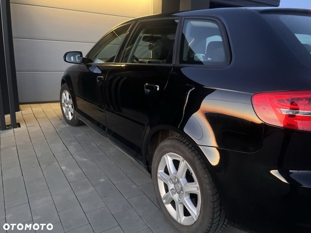 Audi A3 Sportback 1.6 TDI DPF Ambiente - 3