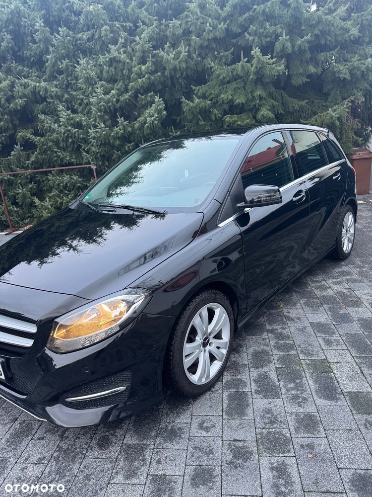 Mercedes-Benz Klasa B 180 Edition - 4