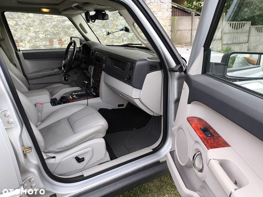 Jeep Grand Cherokee - 17