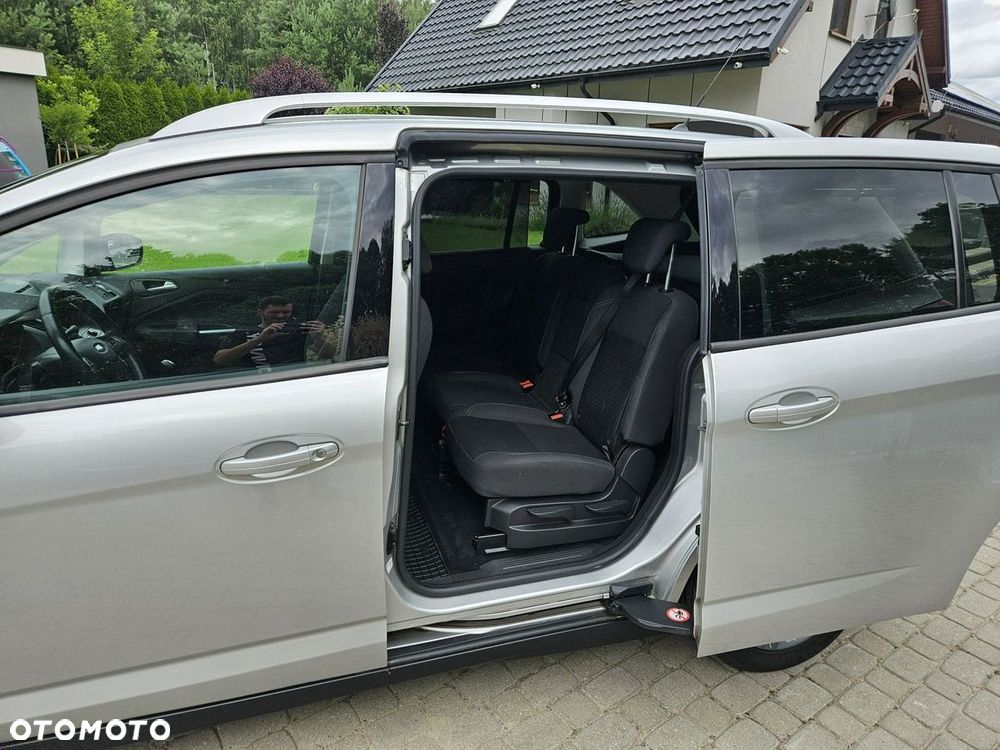 Ford Grand C-MAX - 13