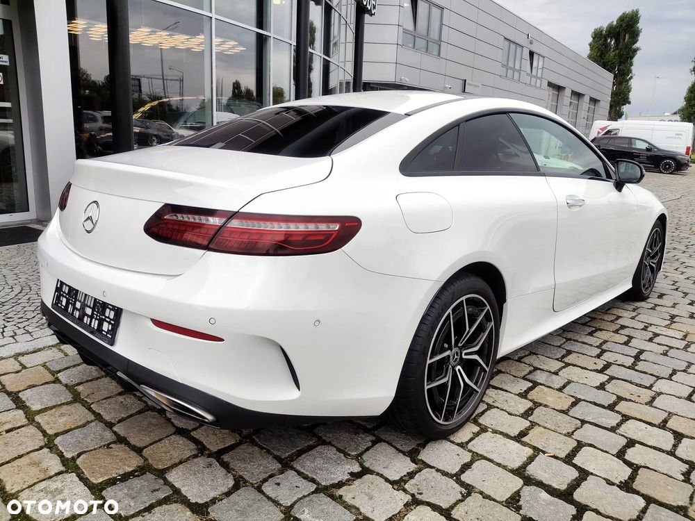 Mercedes-Benz Klasa E 200 Coupe 4-Matic 9G-TRONIC - 6