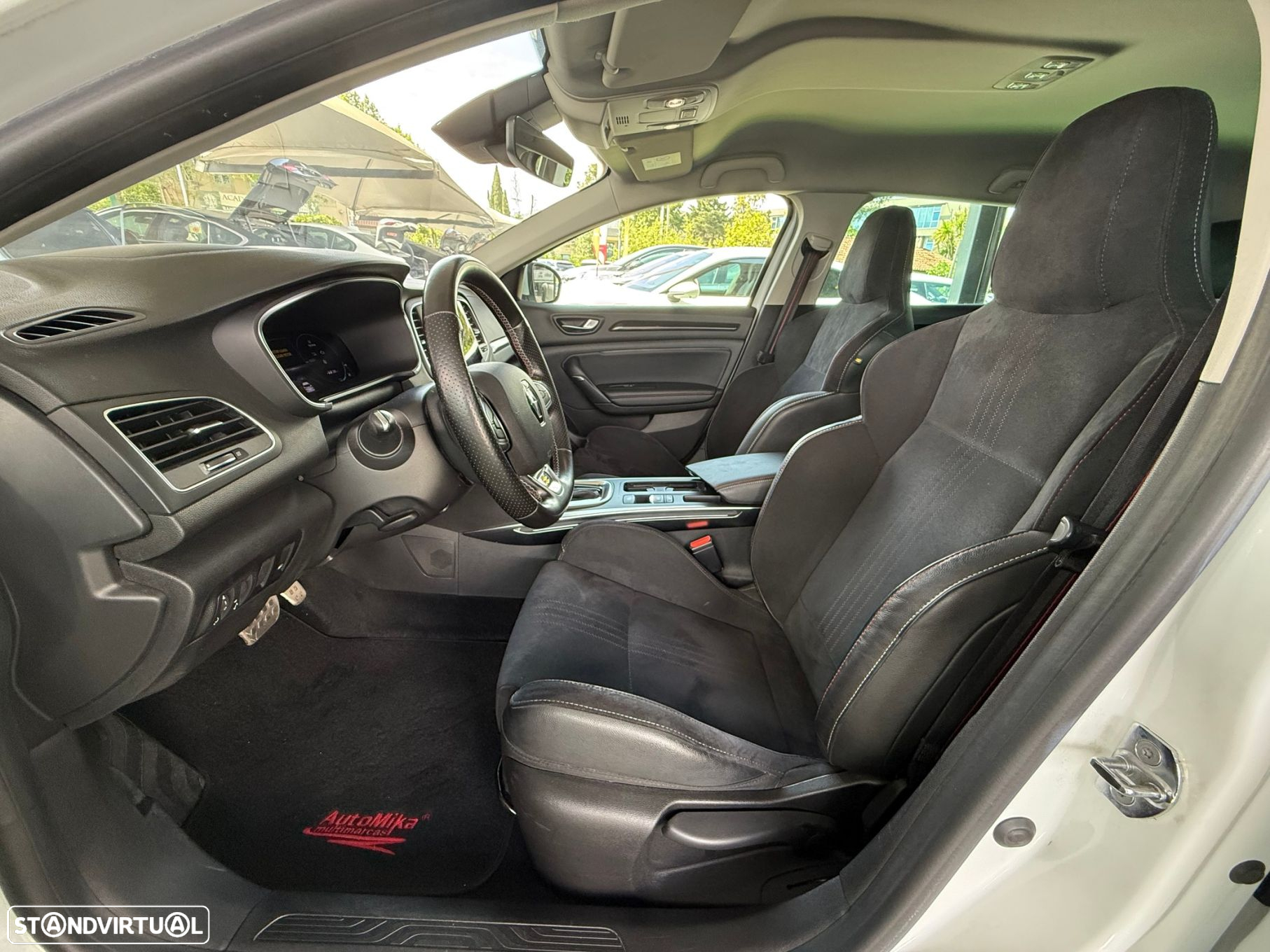 Renault Mégane Sport Tourer - 13