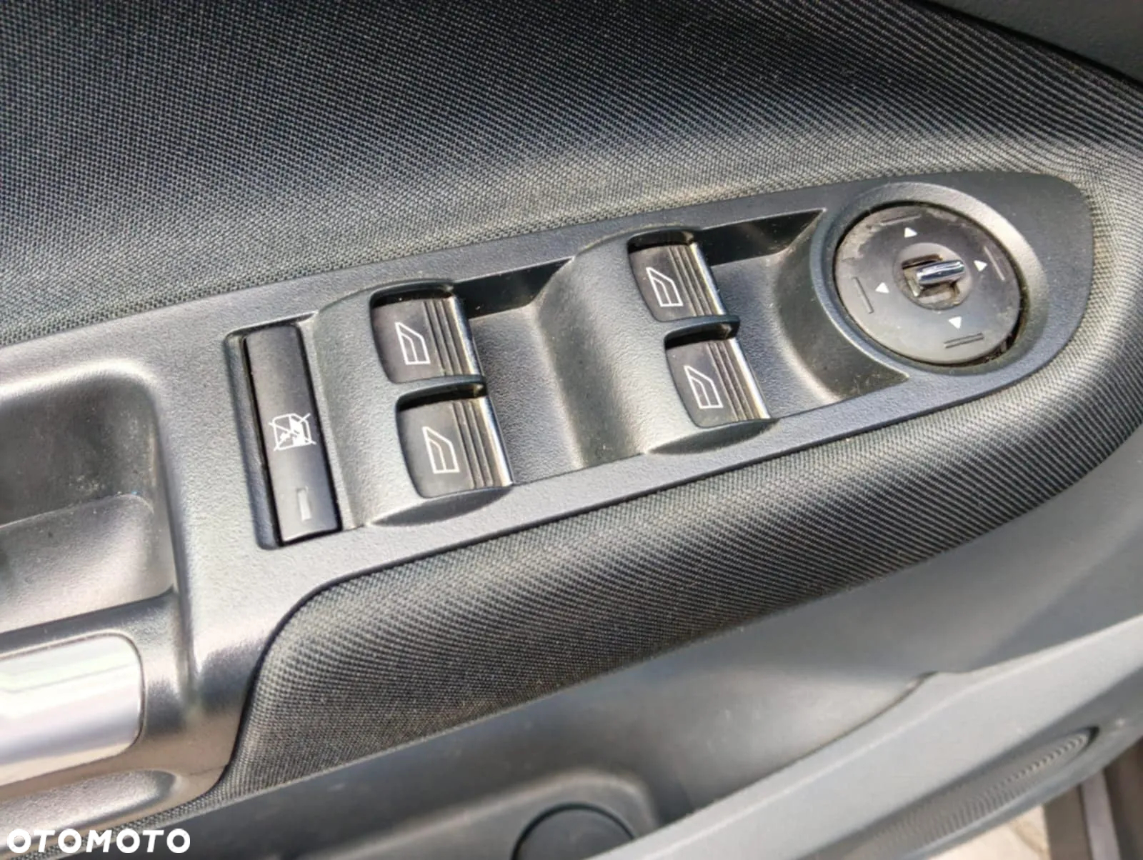 Ford C-MAX 1.6 Ti-VCT Champions Edition - 19