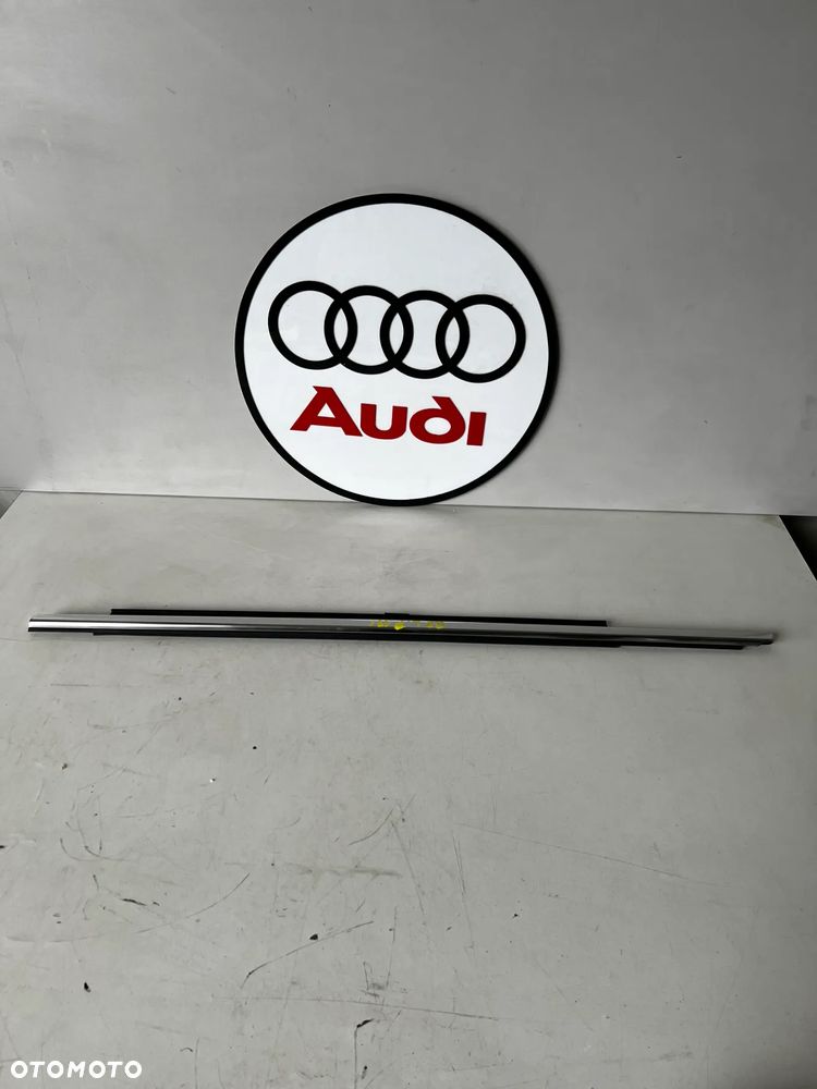 LISTWA DRZWI ZGARNIAJĄCA LEWY PRZÓD 8U0853283 AUDI Q3 8U - 1