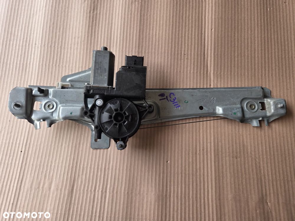 Podnośnik szyby prawy tył  Citroen C3 III  9813093580 - 2