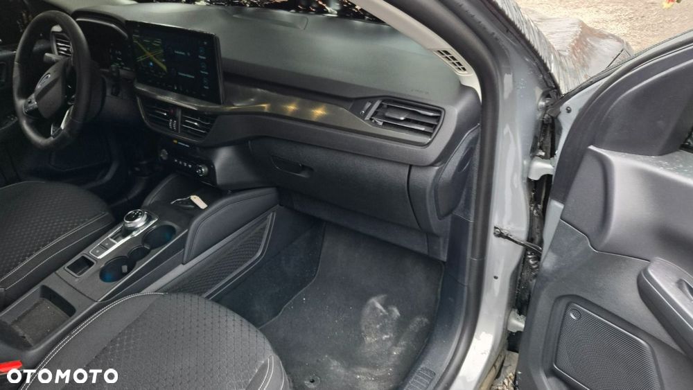 Ford Kuga - 36