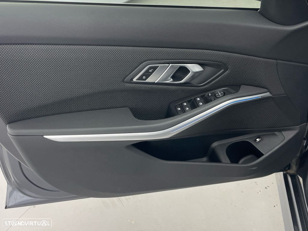 BMW 330 e Auto - 18