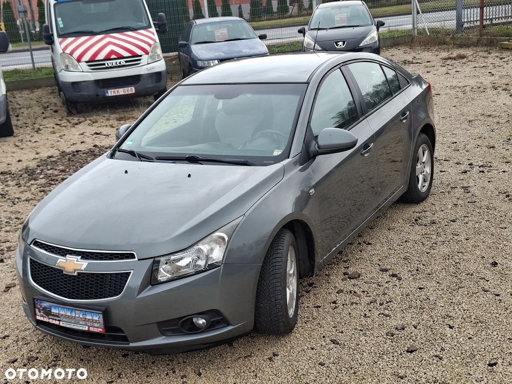 Chevrolet Cruze 1.6 LS - 8