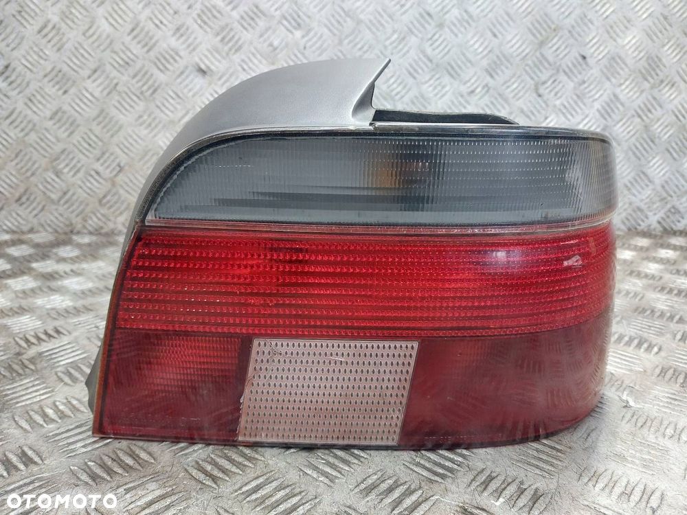 LAMPA PRAWY TYŁ BMW E39 SEDAN - 1