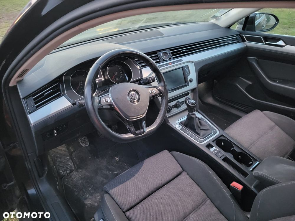 Volkswagen Passat 1.6 TDI (BlueMotion Technology) Trendline - 10