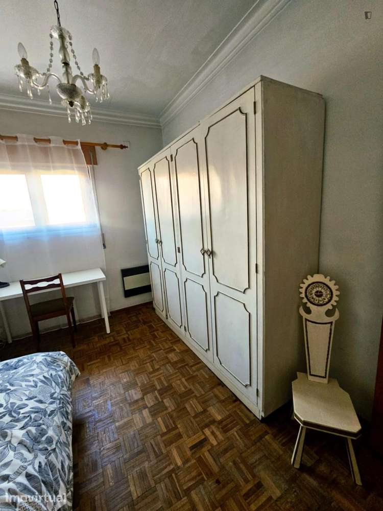 Quarto - localizado em Amadora Lisbon - Grande imagem: 3/8