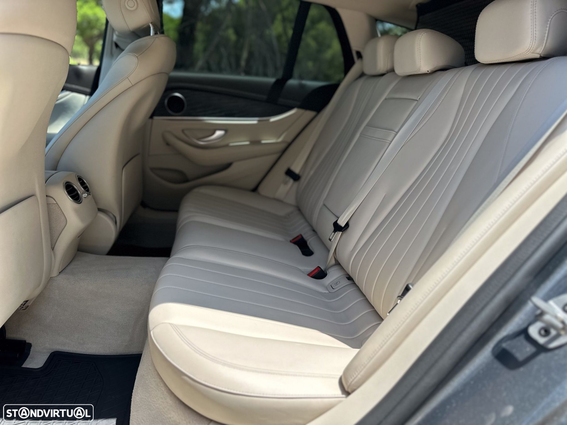 Mercedes-Benz E 300 - 36