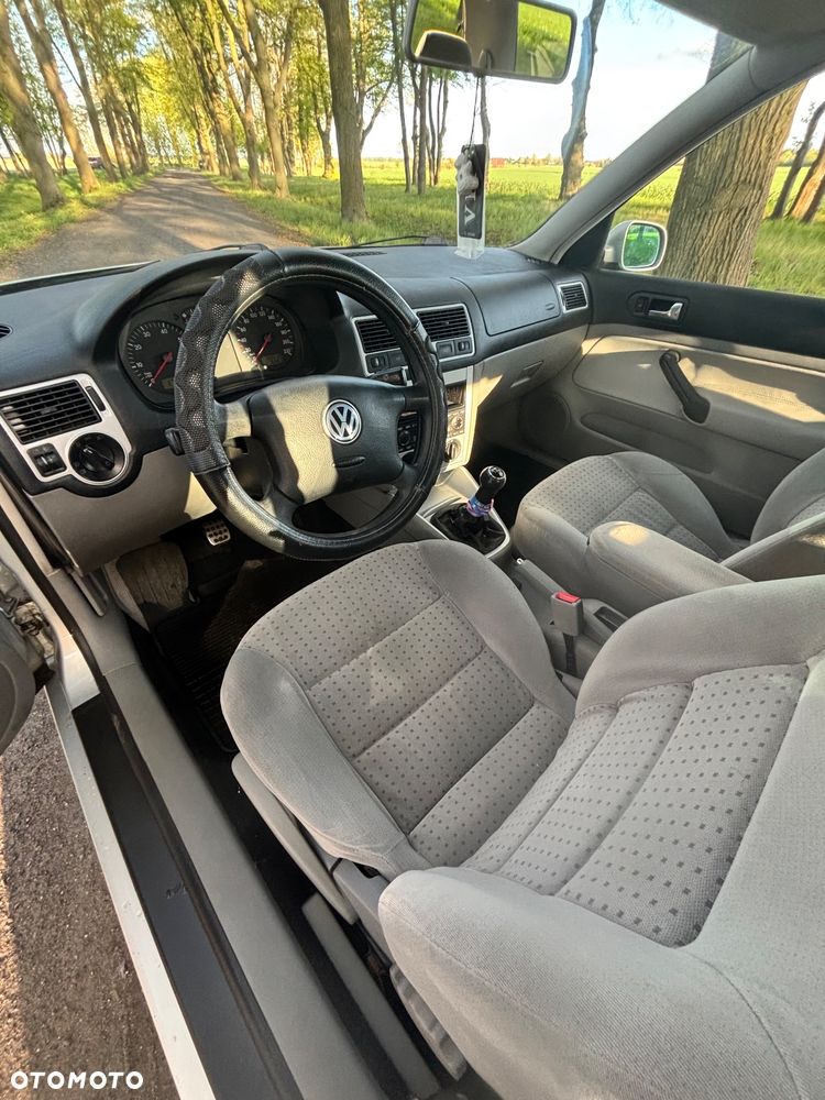 Volkswagen Golf - 25