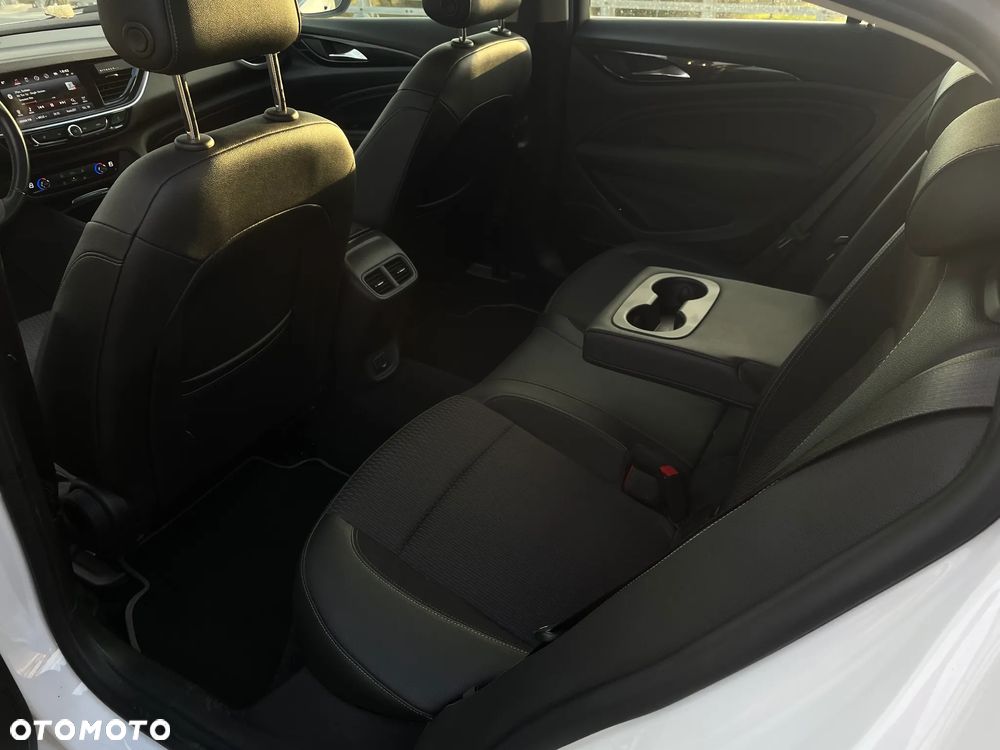 Opel Insignia 1.5 T Elite S&S - 18