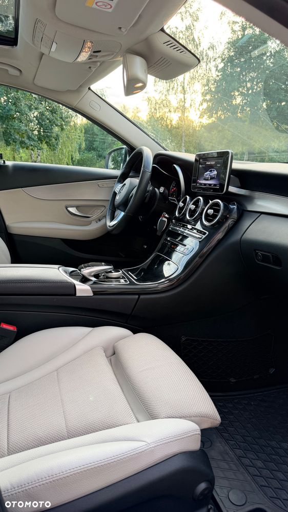 Mercedes-Benz Klasa C 180 9G-TRONIC - 26