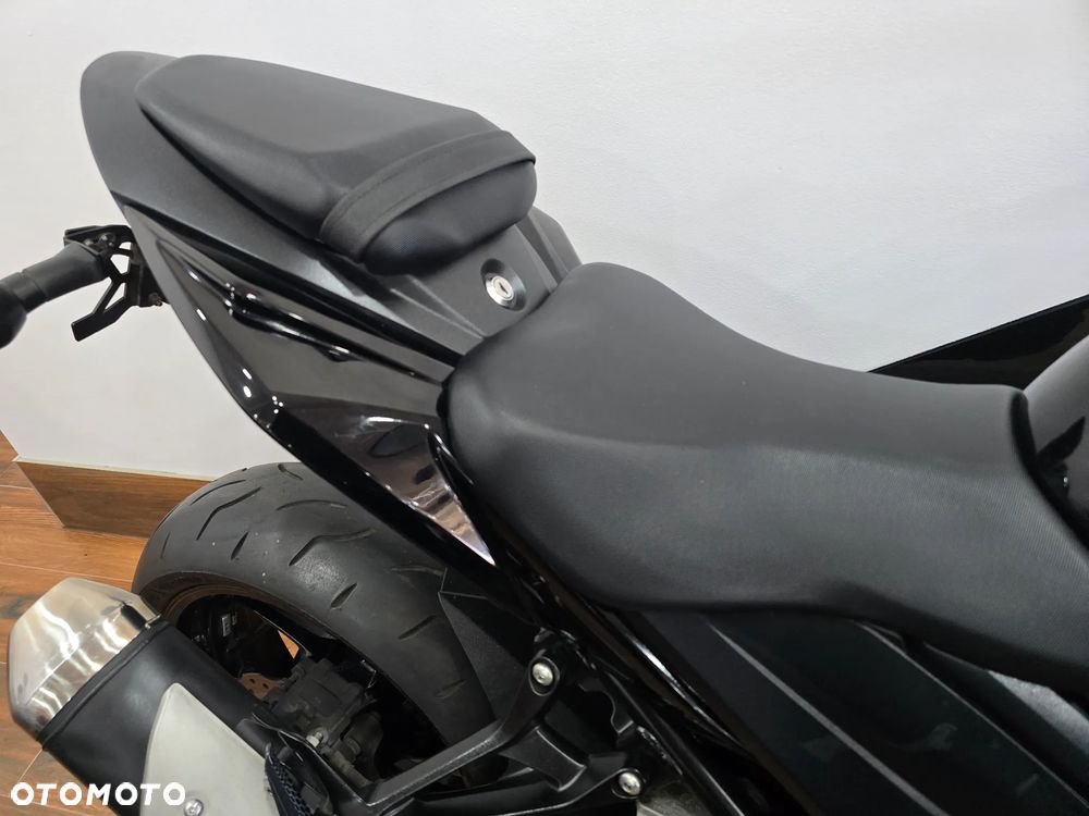Suzuki GSX - 26