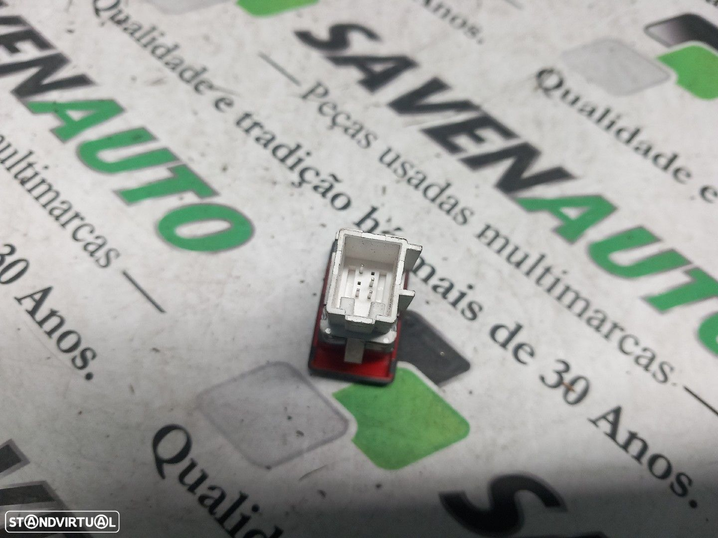 Botão De 4 Piscas Volkswagen Golf Vi (5K1) - 3