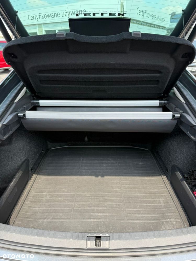 Skoda Octavia 1.5 TSI mHEV Selection DSG - 30