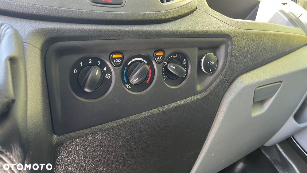 Ford TRANSIT DOKA - 23