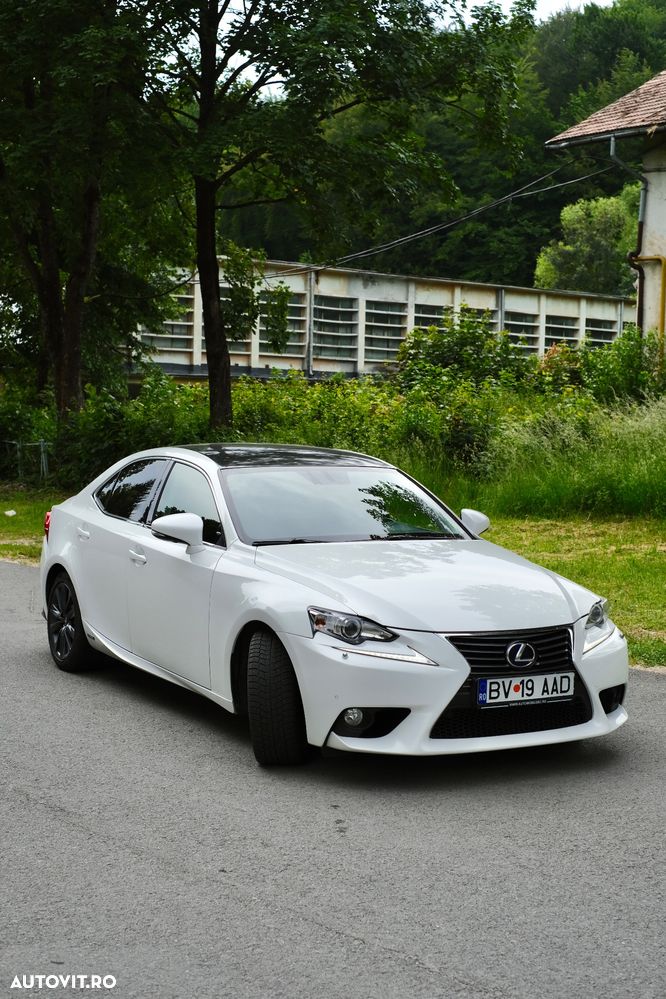 Lexus Seria IS - 2