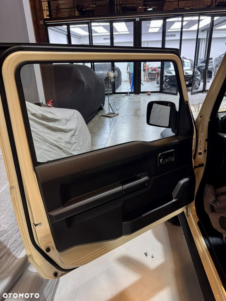 Suzuki Jimny - 32