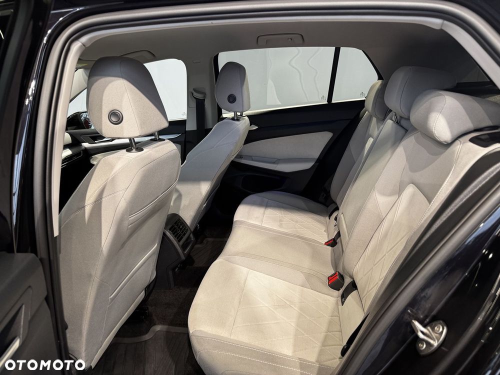 Volkswagen Golf - 11