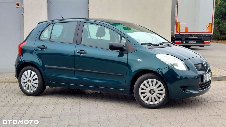 Toyota Yaris - 10
