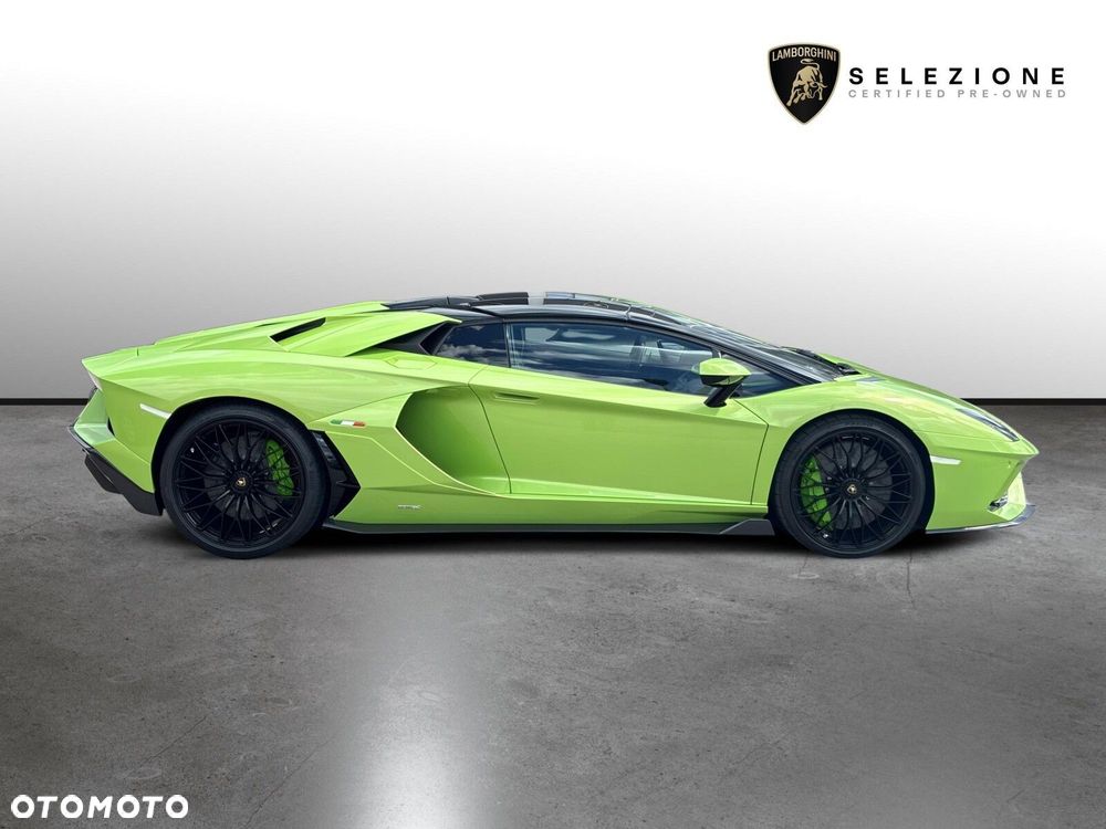 Lamborghini Aventador - 3