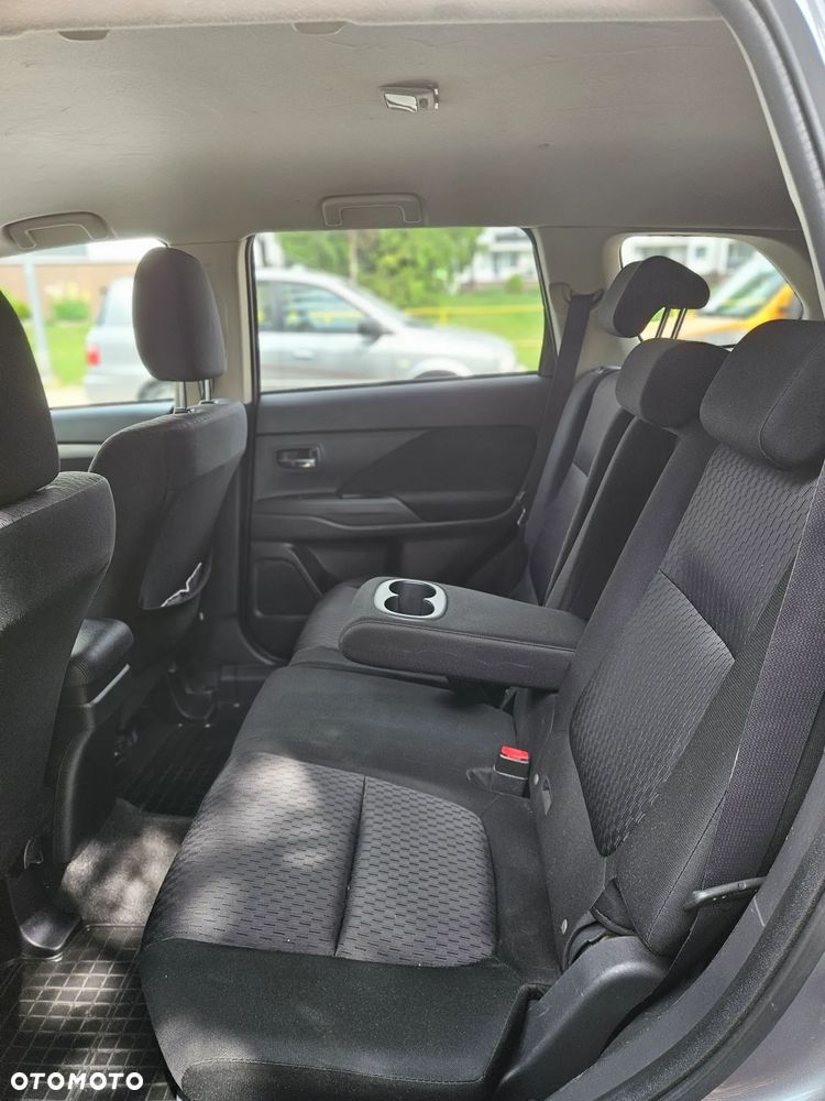 Mitsubishi Outlander 2.2 DID Instyle Navi - 15