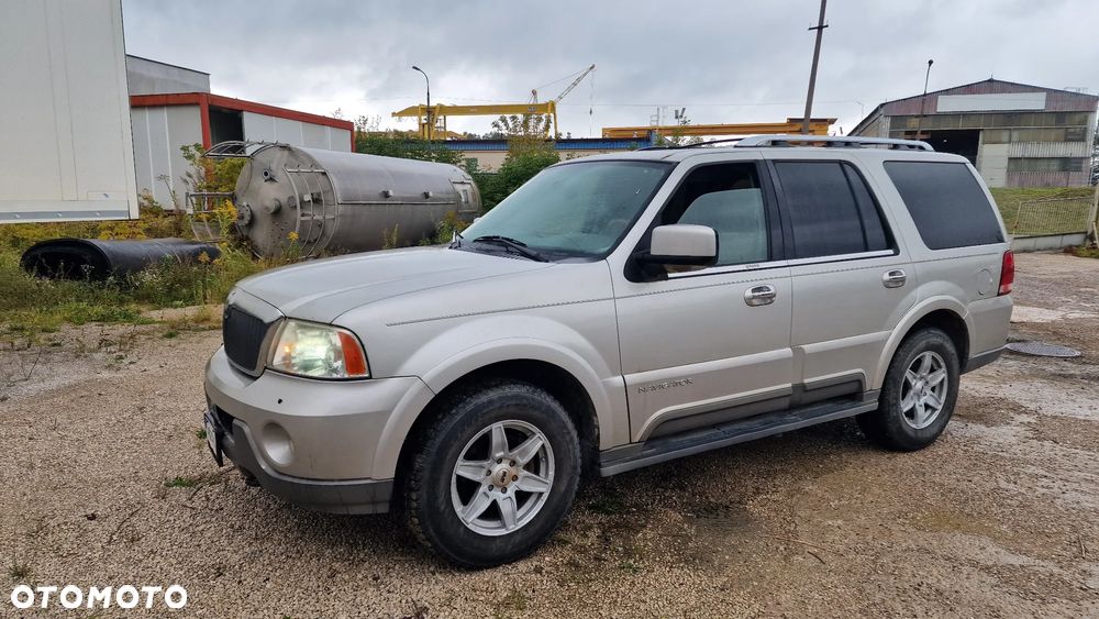 Lincoln Navigator - 30
