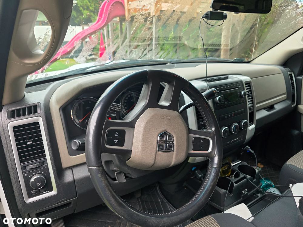 Dodge RAM 1500 5.7 4x4 - 7