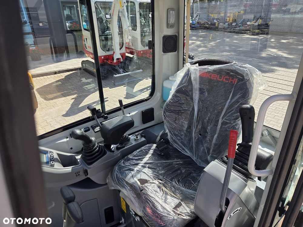 Takeuchi Koparka Minikoparka TAKEUCHI TB320 DEMO - Gwarancja - 3 łyżki - 11