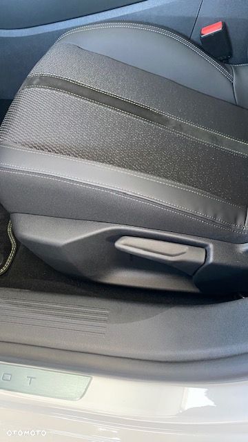 Peugeot 308 1.2 mHEV GT S&S e-DCS6 - 8