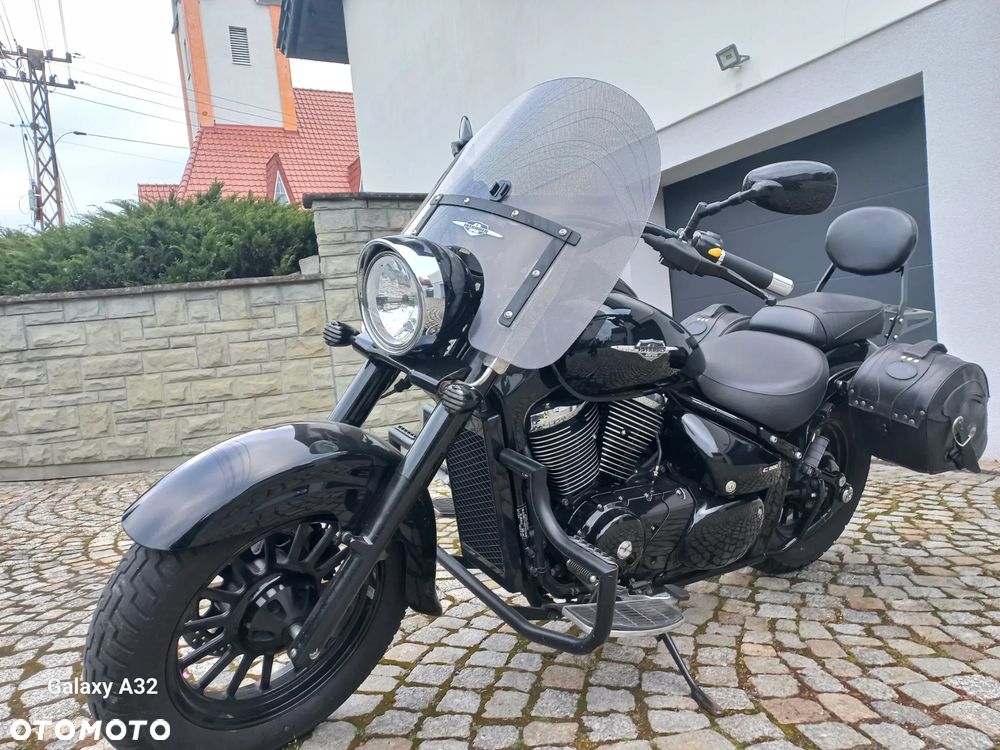 Suzuki Intruder - 1
